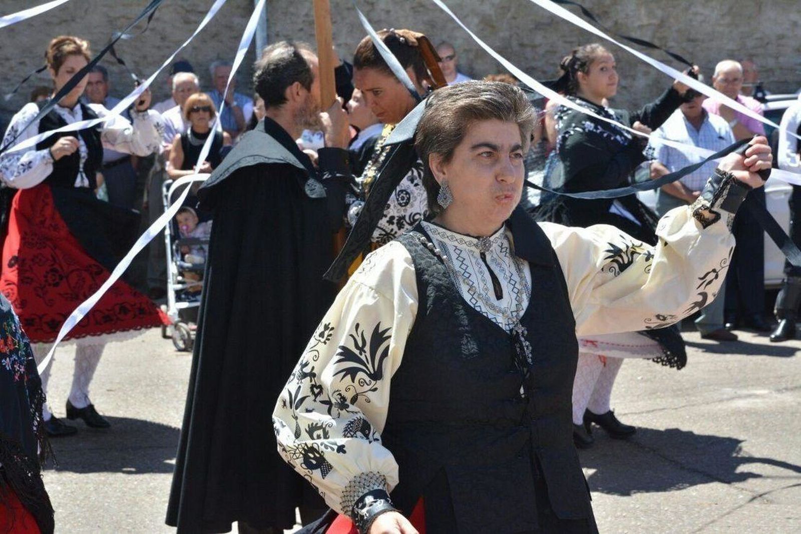 Doñinos rinde honores a Santo Domingo en el cierre de sus fiestas