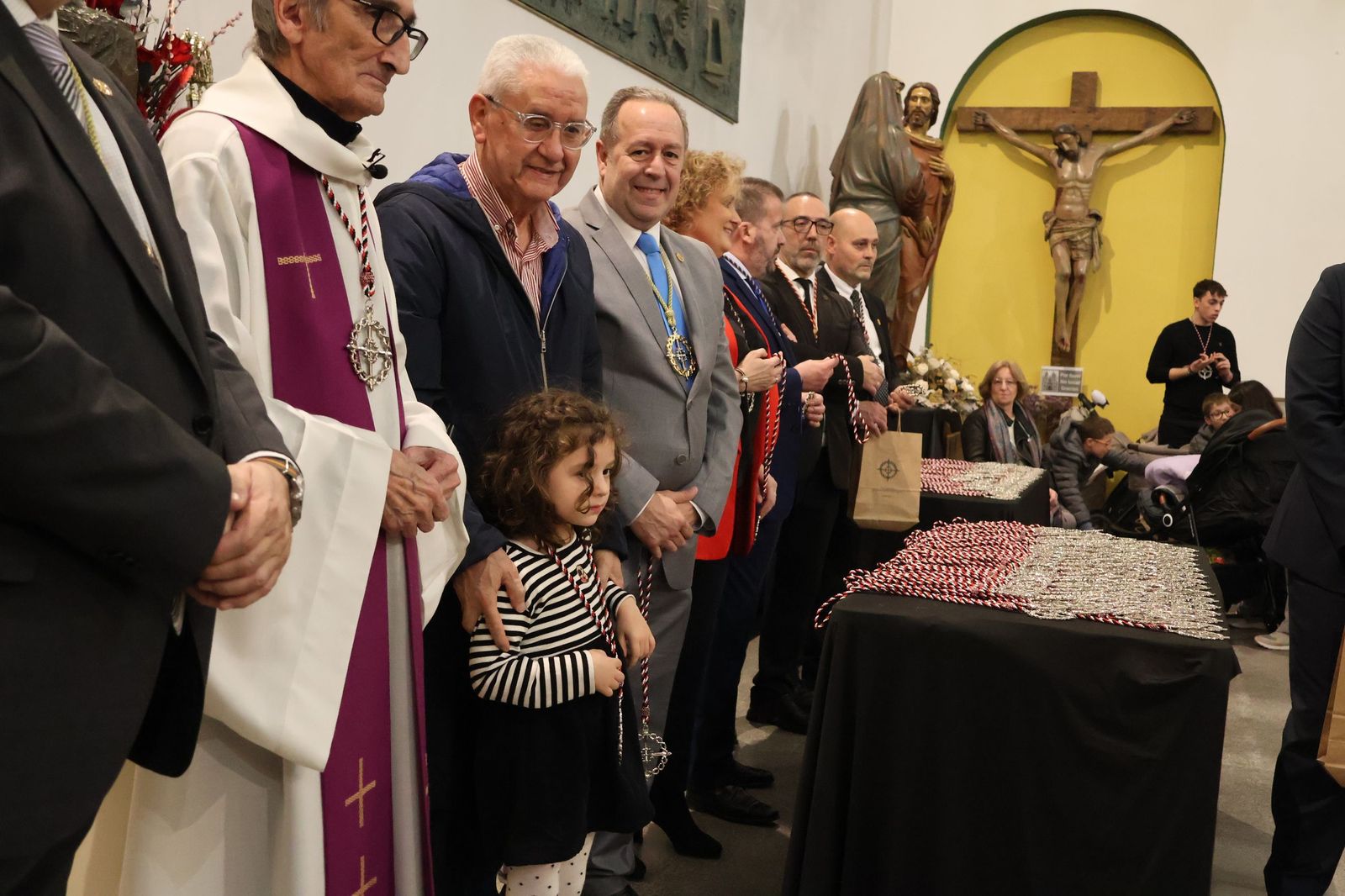Entrada de nuevos hermanos de la Hermandad de Jesús en Su Tercera Caída (20).JPG