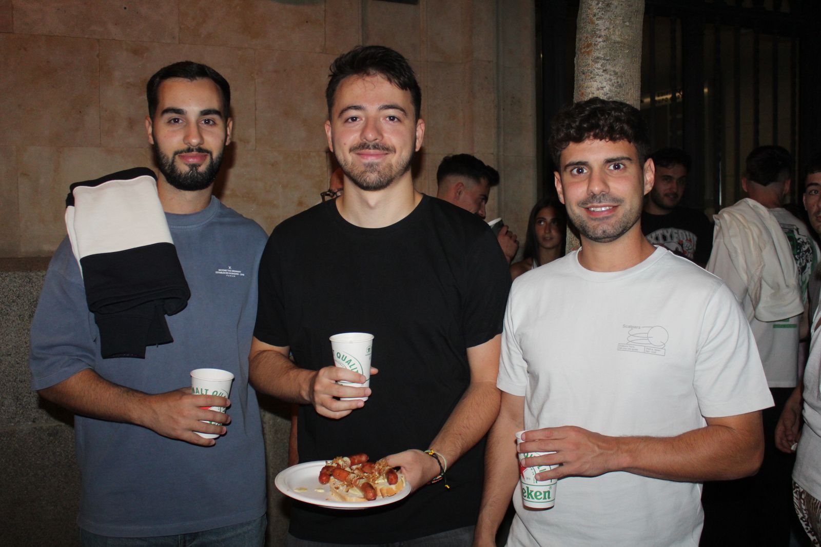 La Feria de Día se llena en la tarde-noche de este viernes, punto de partida del fin de semana