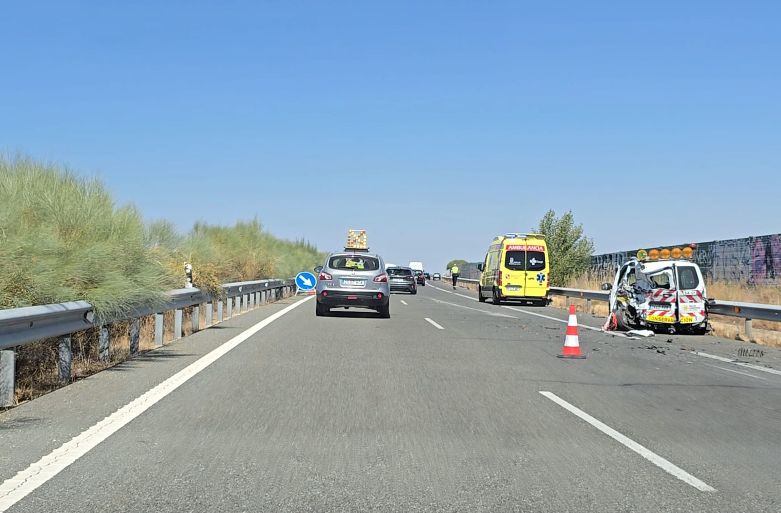 Un herido en un accidente entre dos furgonetas en la autovía A-66, en Villares de la Reina
