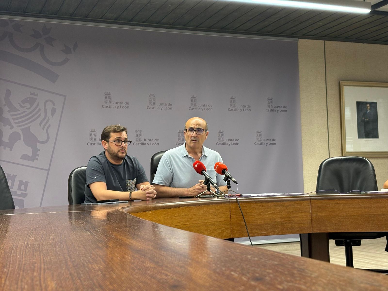 Víctor López de la Parte junto a Fernando Prada en una rueda de prensa
