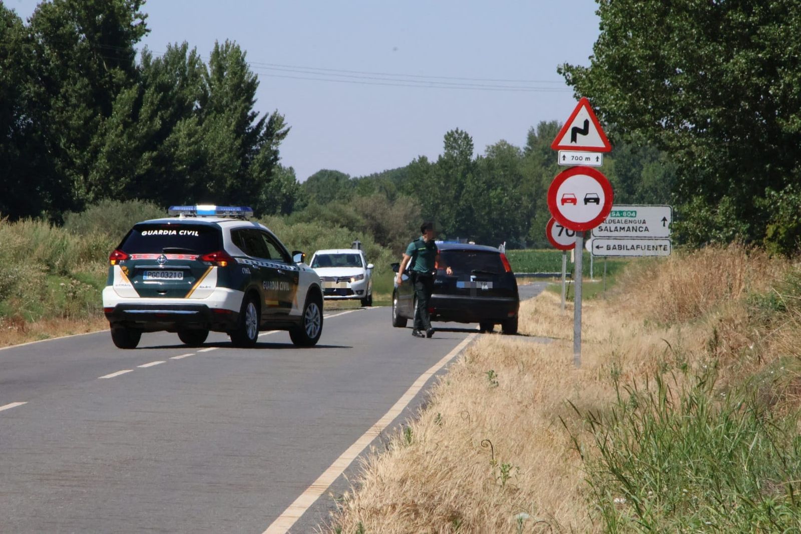Guardia Civil en la carretera de Aldearrubia