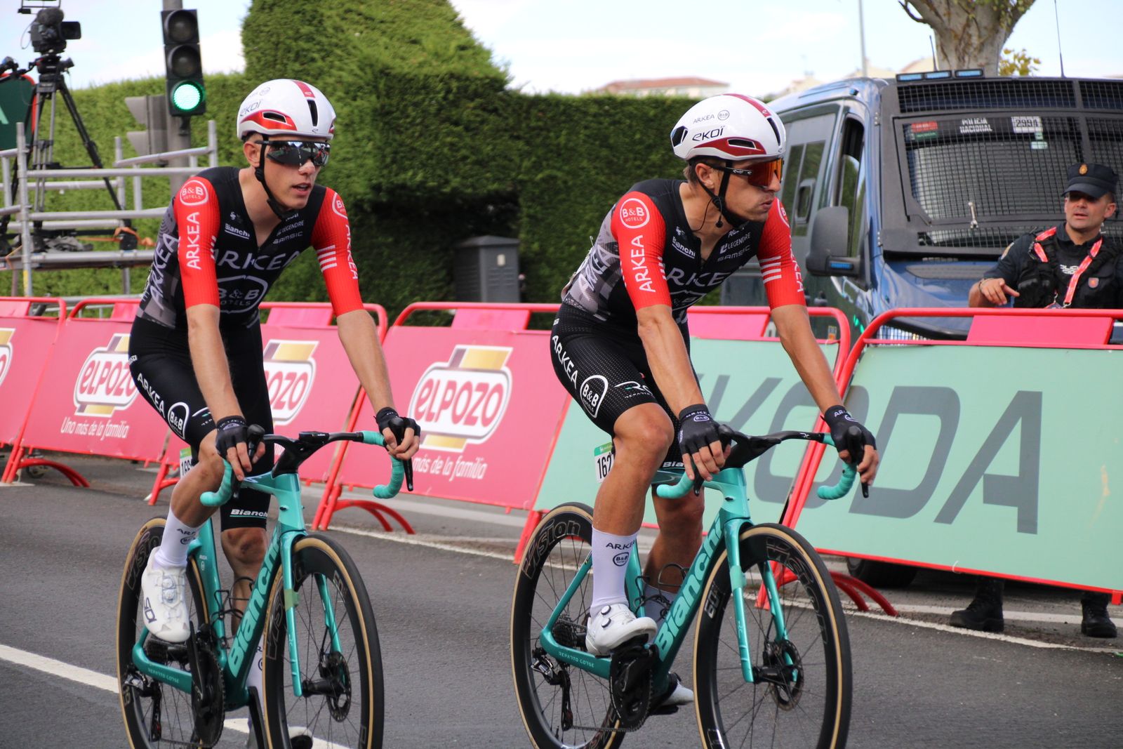 La Vuelta llega a Guijuelo y Philipsen se lleva el esprint