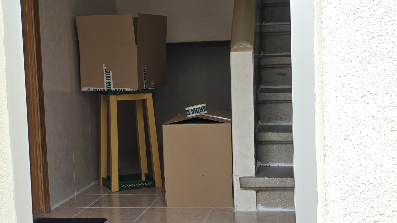 Registro de una vivienda en Ciudad Rodrigo fruto de la investigación de la muerte de Álvaro Pérez. Fotos Salamanca24horas.com | Andrea M. Registro de una vivienda en Ciudad Rodrigo fruto de la investigación de la muerte de Álvaro Pérez. Fotos Salamanca24horas.com | Andrea M.
