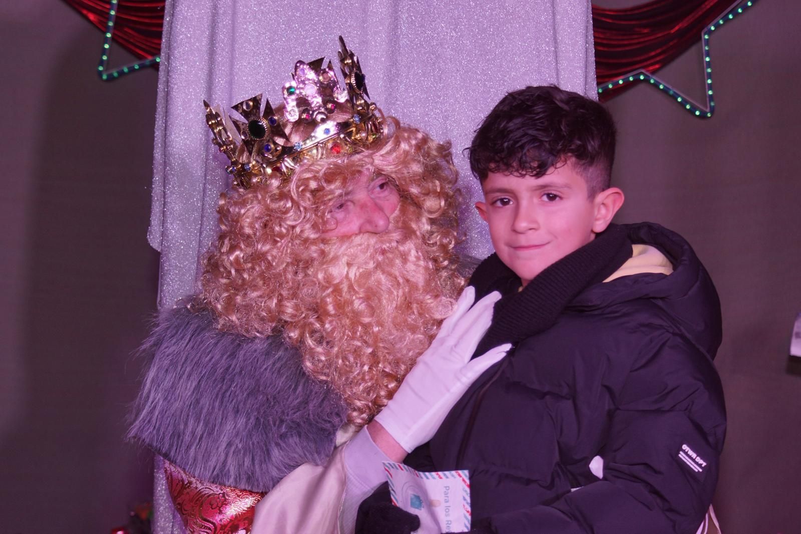 Los Reyes Magos reciben las cartas de los niños de El Encinar