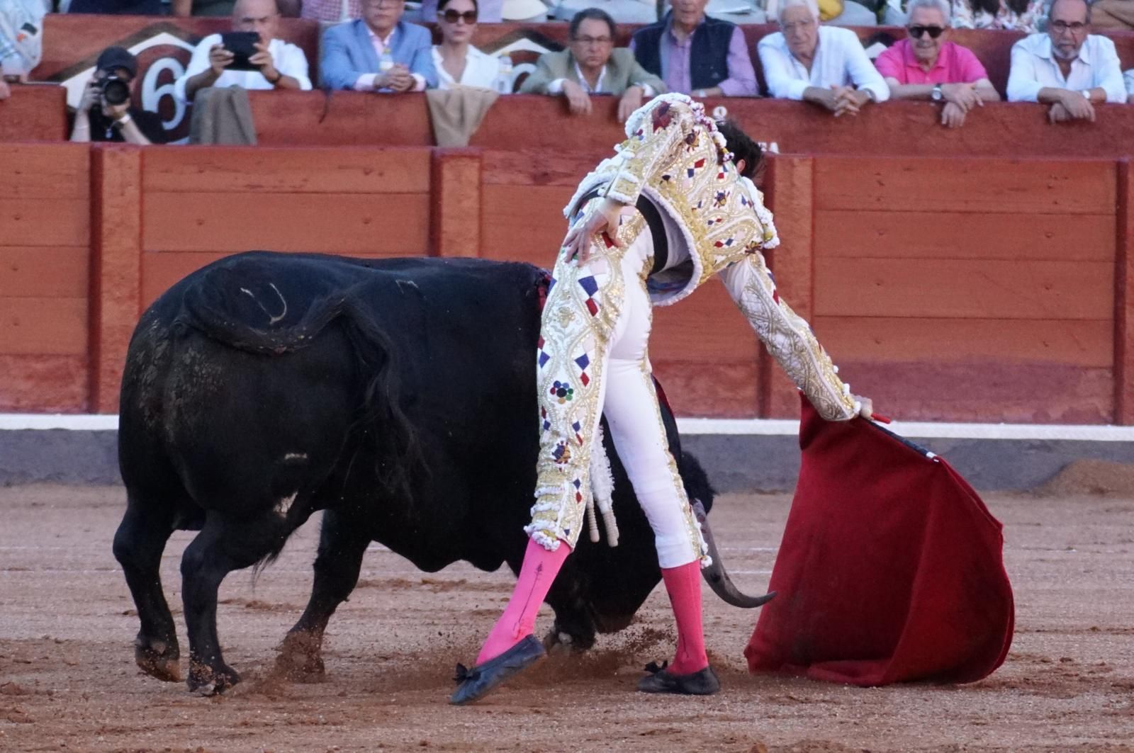 Emilio de Justo, Juan Ortega y Roca Rey inauguran el cartel de figuras en la feria de Salamanca: la corrida de Garcigrande en imágenes