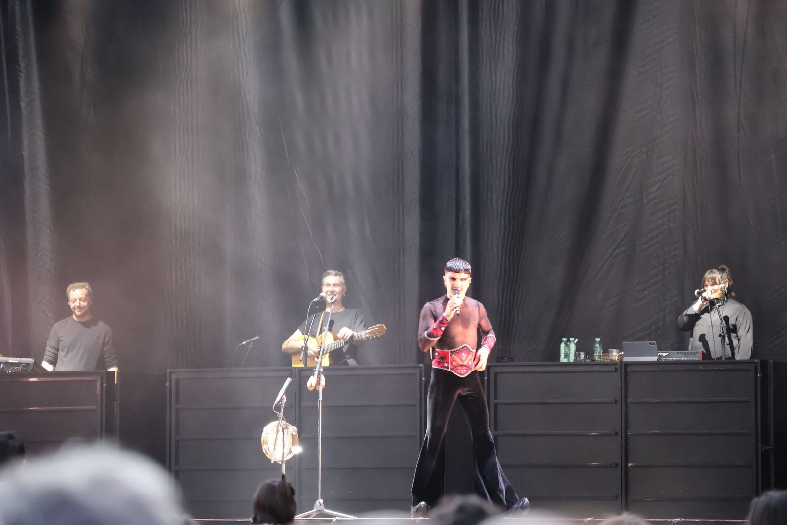 concierto-de-rodrigo-cuevas-en-la-plaza-mayor-de-zamora-13