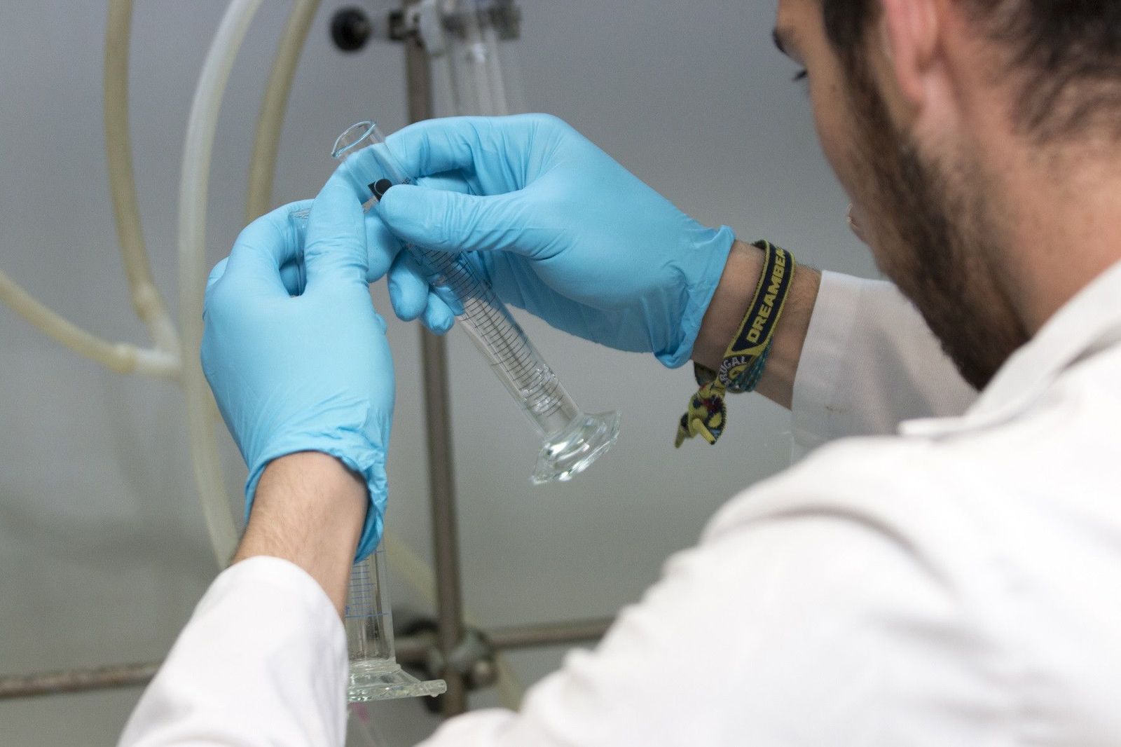 Un investigador de la Universidad de Jaén. Un investigador de la Universidad de Jaén.