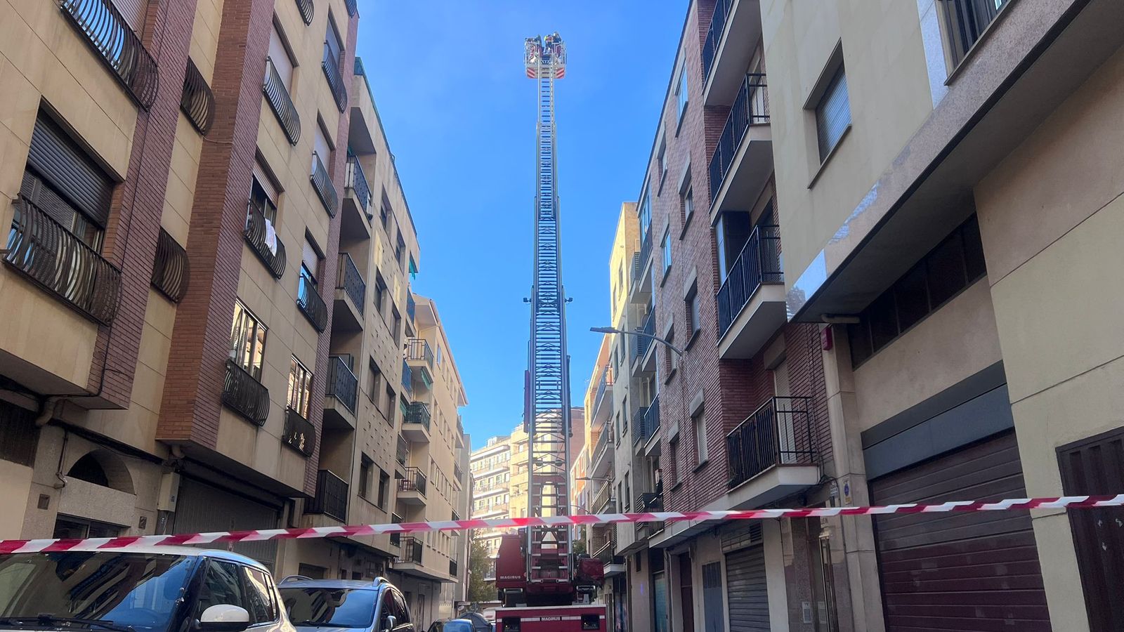 Comprobación de humo en la calle Valle Inclán