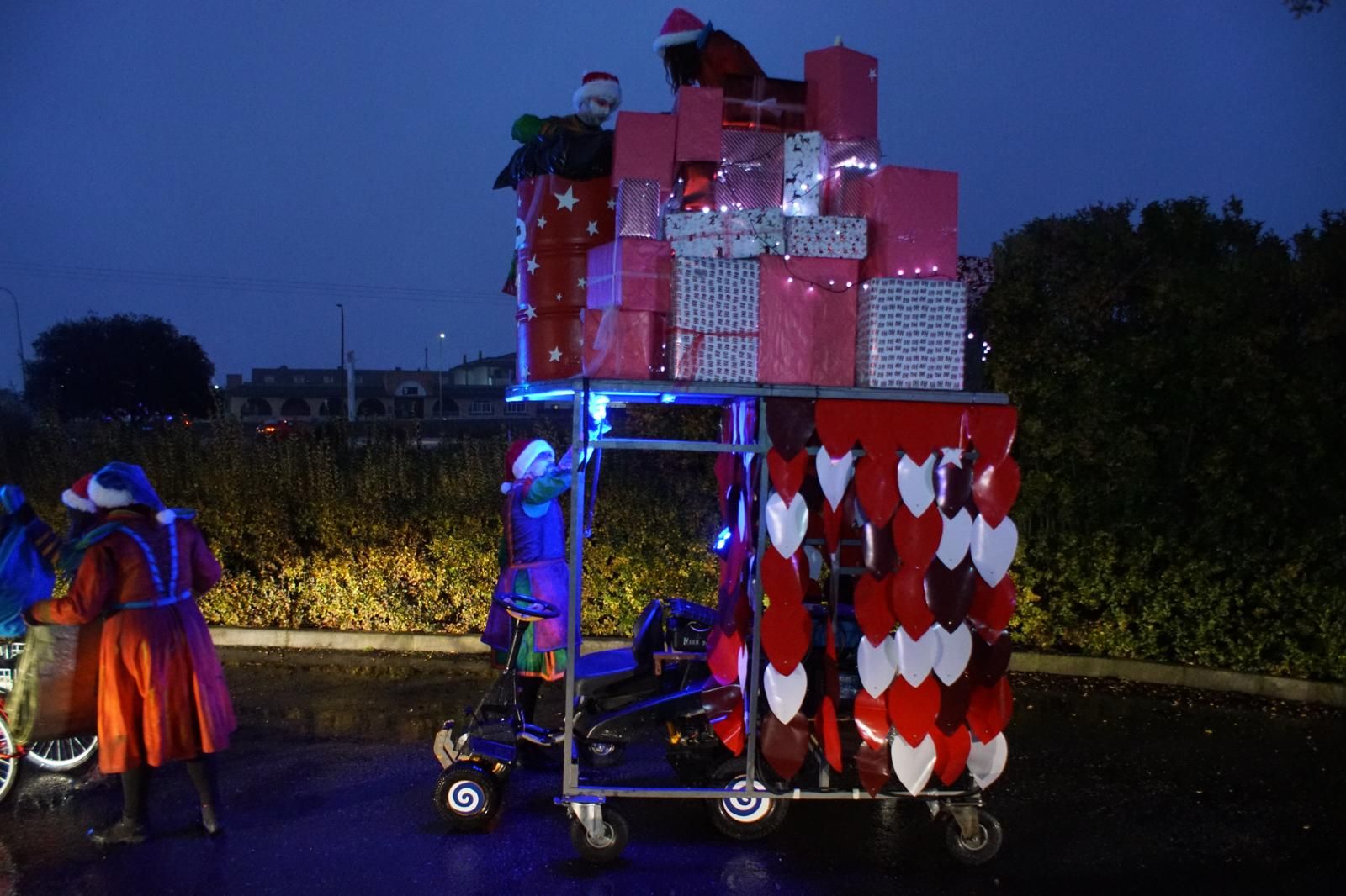 El Encinar recibe la visita de Papa Noel