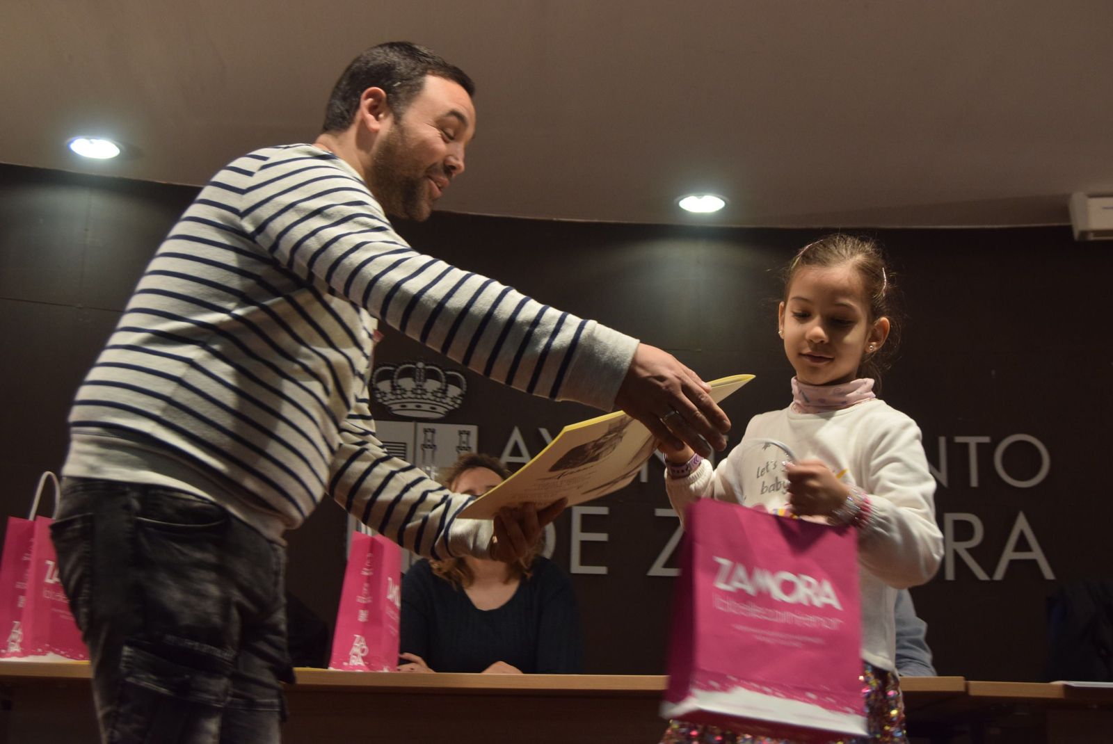 entrega-de-premios-del-concurso-de-dibujo-de-luz-penitente-21