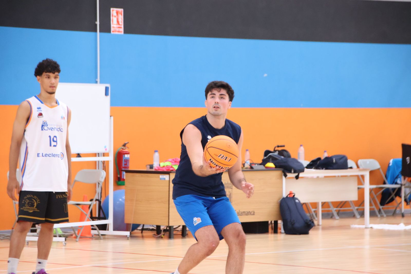 Primer entrenamiento de Perfumerías Avenida de Tercera FEB