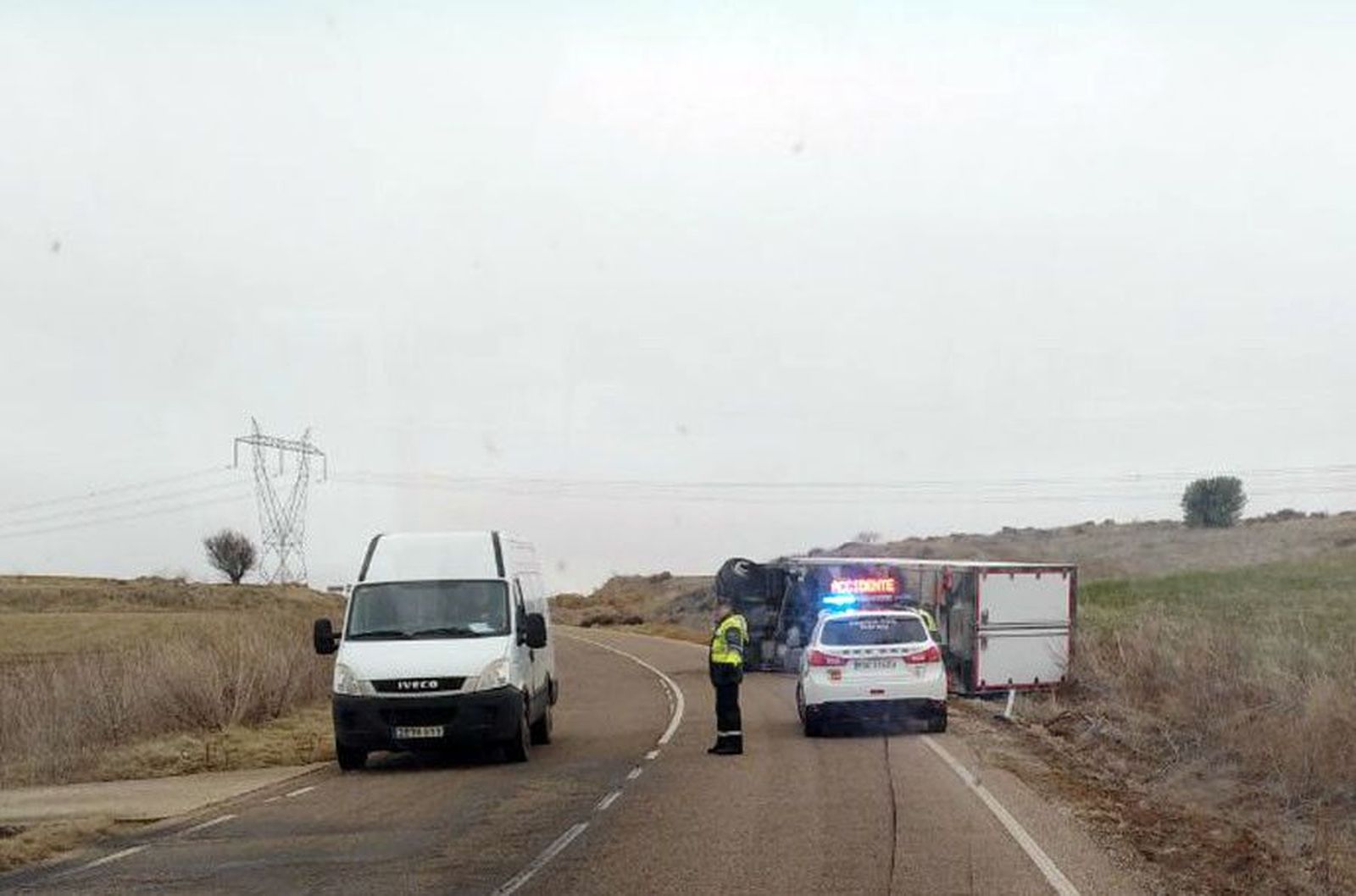 Vuelco camion piñero gema