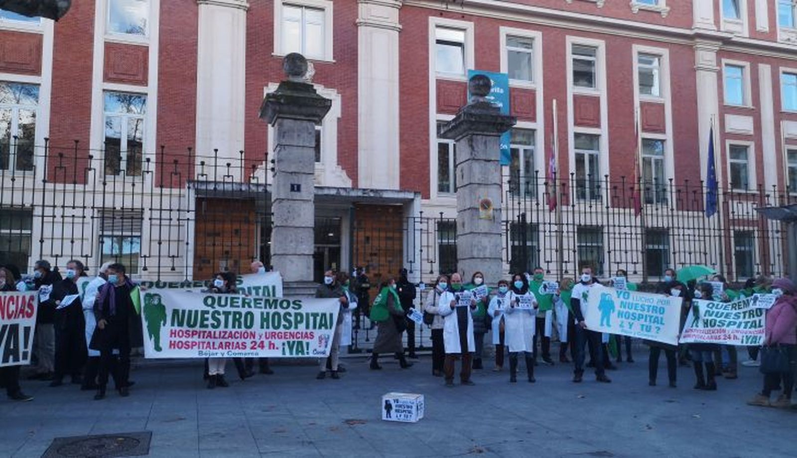 concentración en Valladolid en defensa del Hospital de BéjarConcentración a las puertas de Hospital de BéjarIMG 20201215 131457