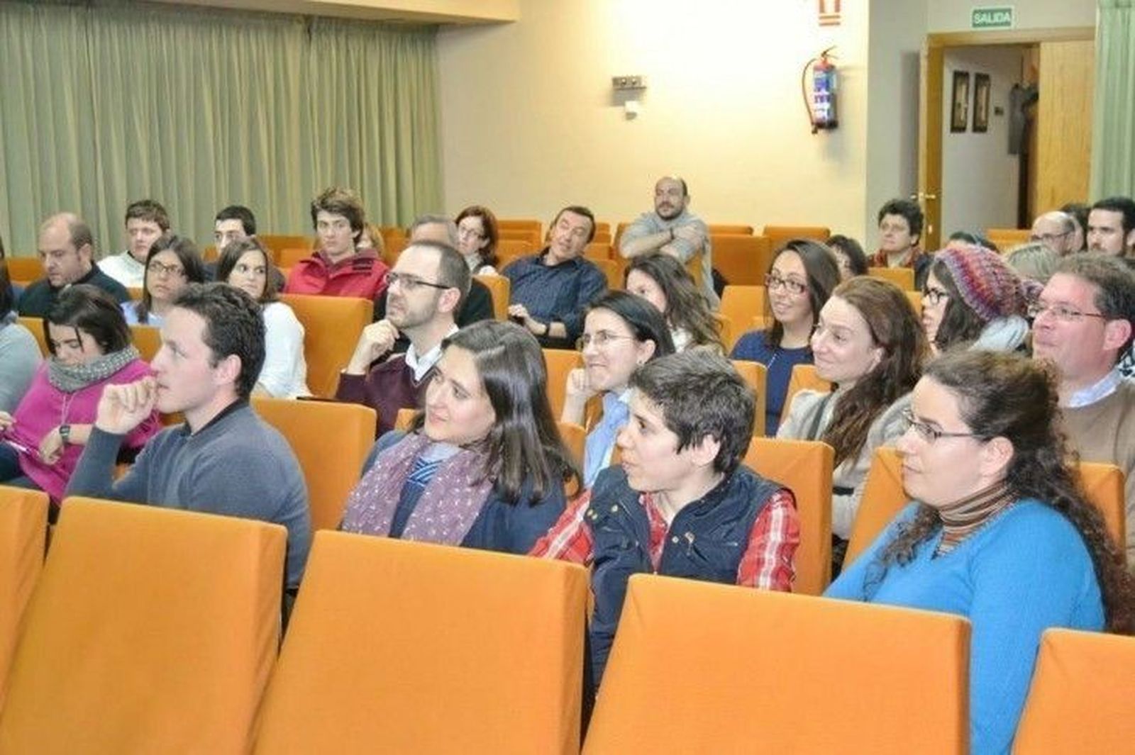 Ofrenda floral de los niños y encuentro diocesano de laicos