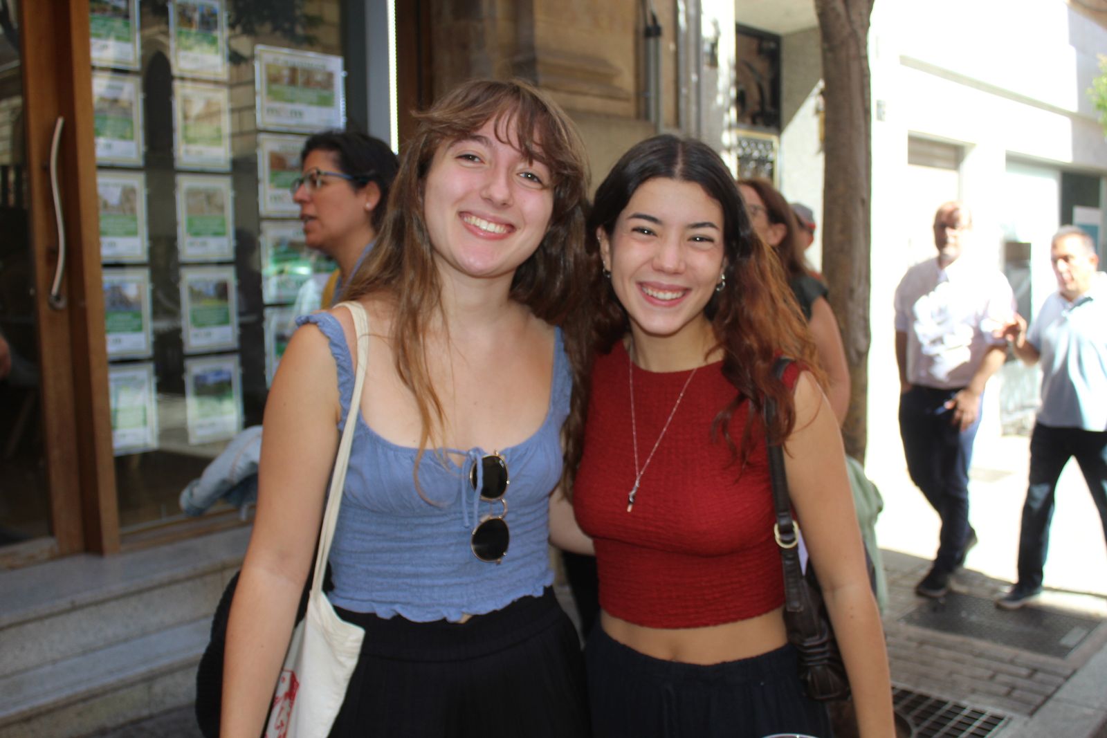 Ambiente en la Feria de Día en el mediodía de este jueves