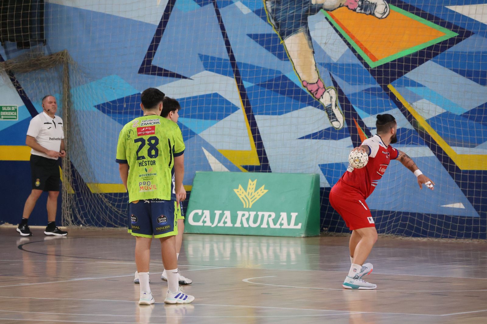 GALERÍA | Revive el apasionante duelo entre el Balonmano Zamora y el Ciudad de Santander
