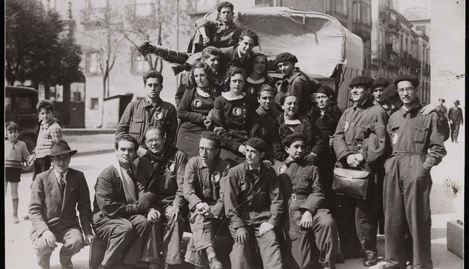 Componentes de La Barraca (1933). Fotografía anónima. Colección del Museo Nacional Centro de Arte Reina Sofía, Madrid, España