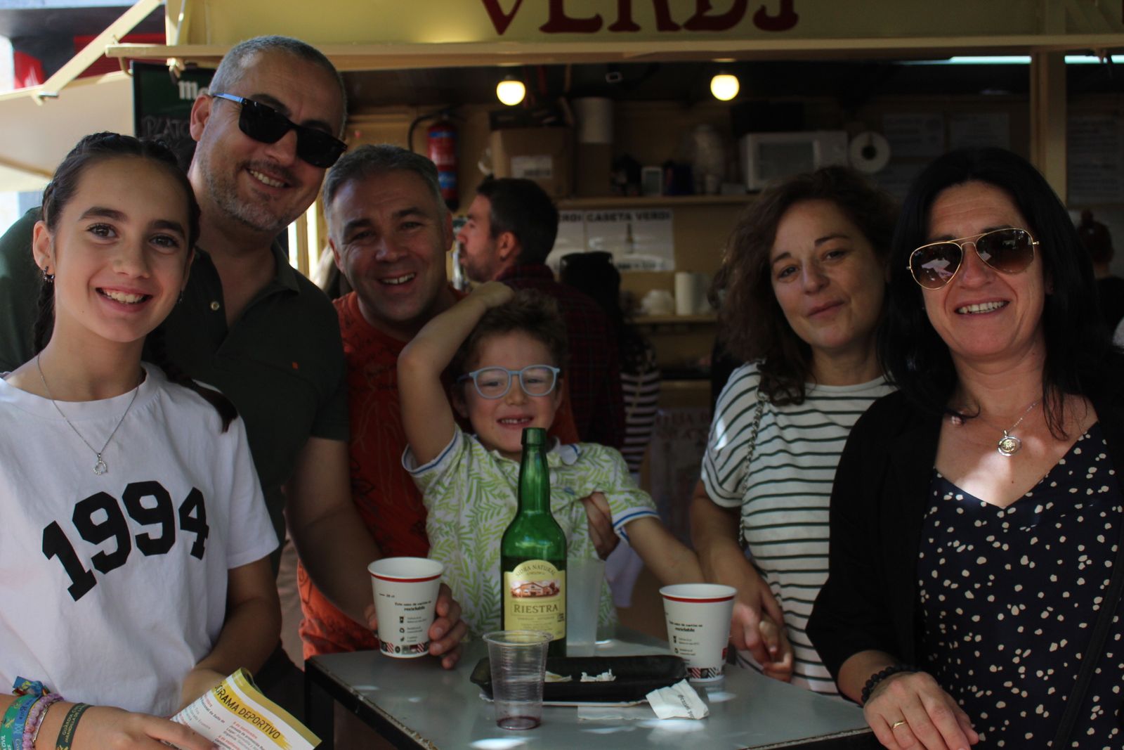 Ambiente en la Feria de Día en el mediodía de este