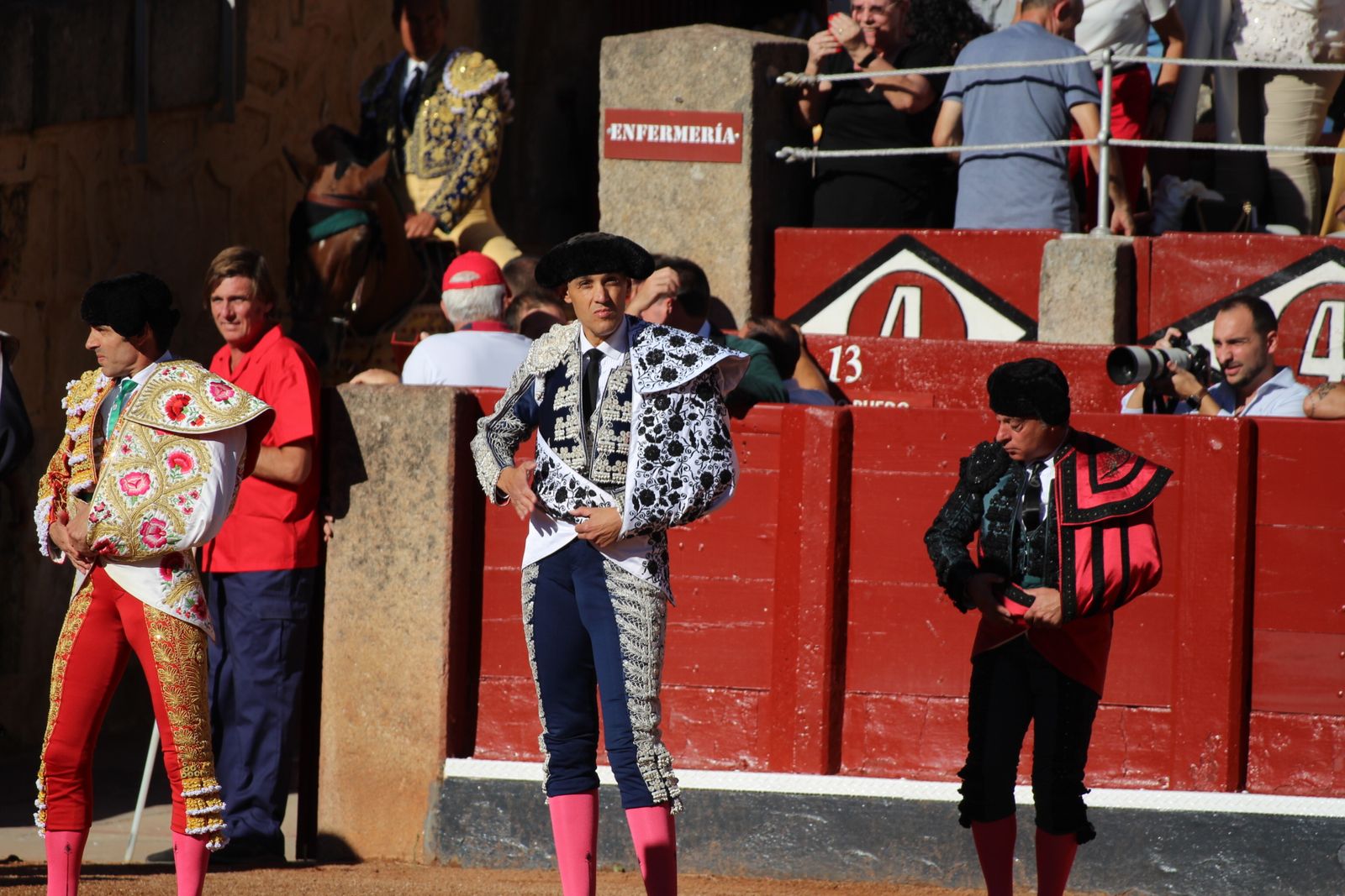 Emilio de Justo, Juan Ortega y Roca Rey inauguran el cartel de figuras en la feria de Salamanca: la corrida de Garcigrande en imágenes