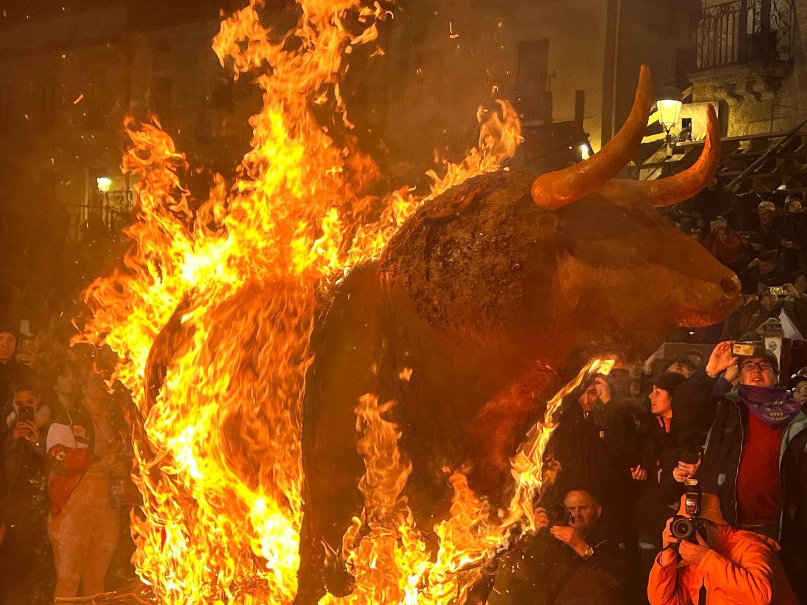 quema-del-toro-de-cenizos-carnaval-del-toro-ciudad-rodrigo-2025-9