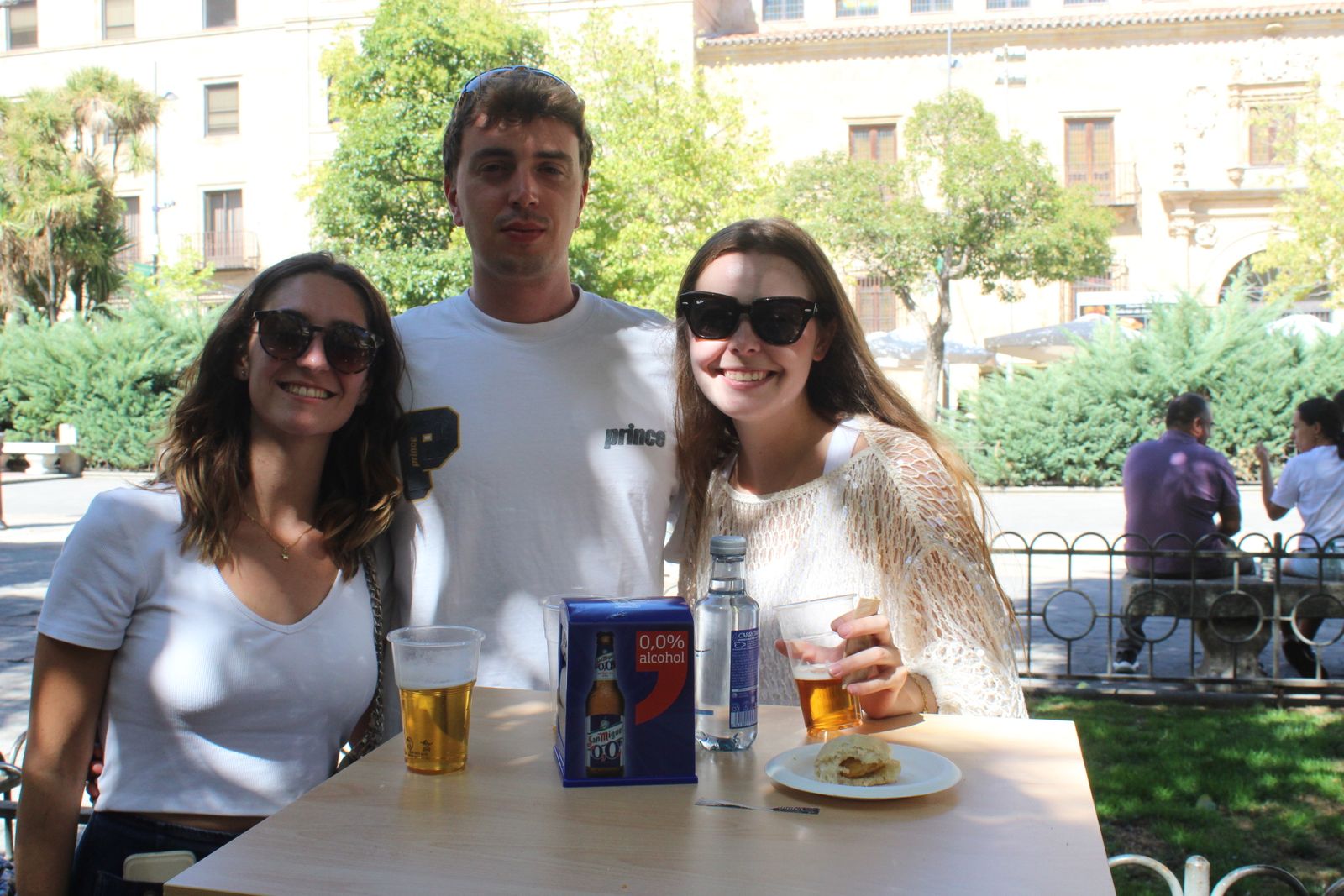 Ambiente en la Feria de Día en el mediodía de este sábado