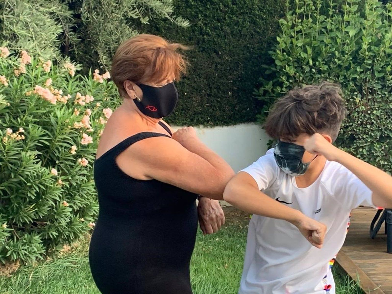 Una abuela con su nieto