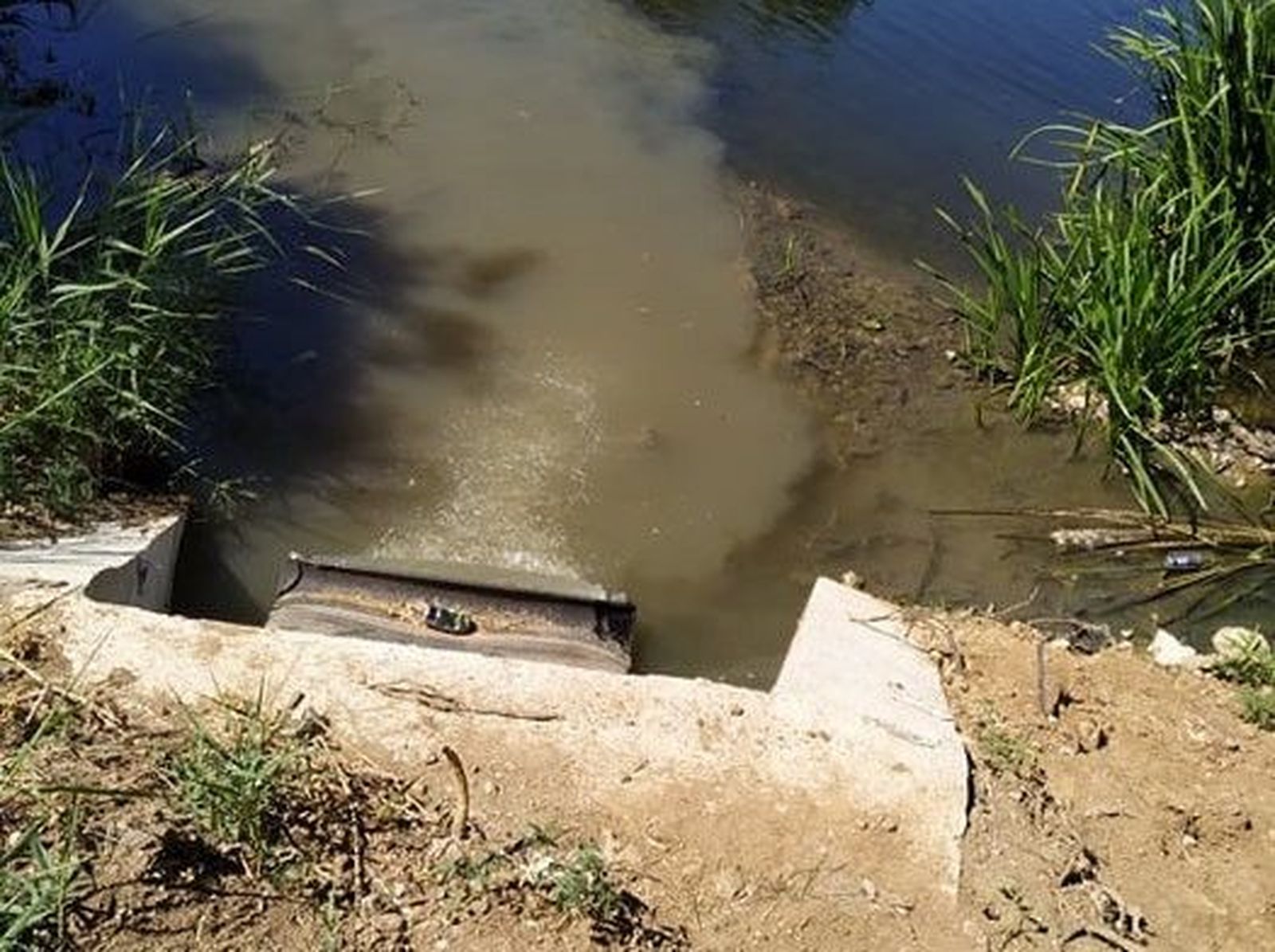 Vertidos santa marta1