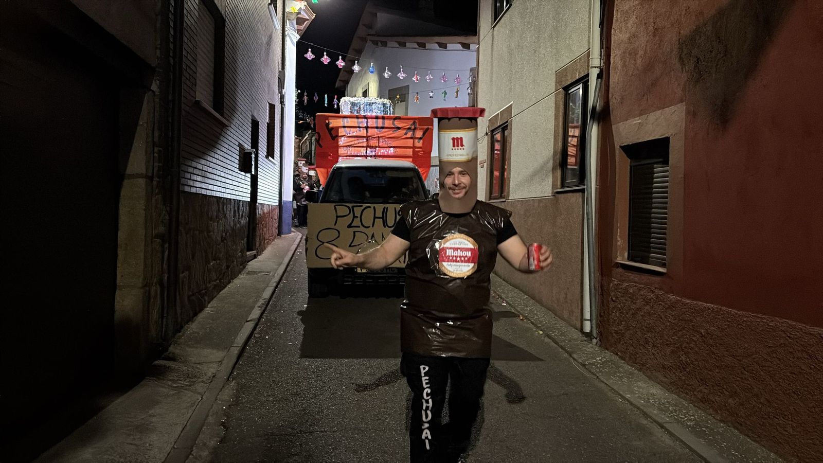 Desfile de carrozas en Pereña