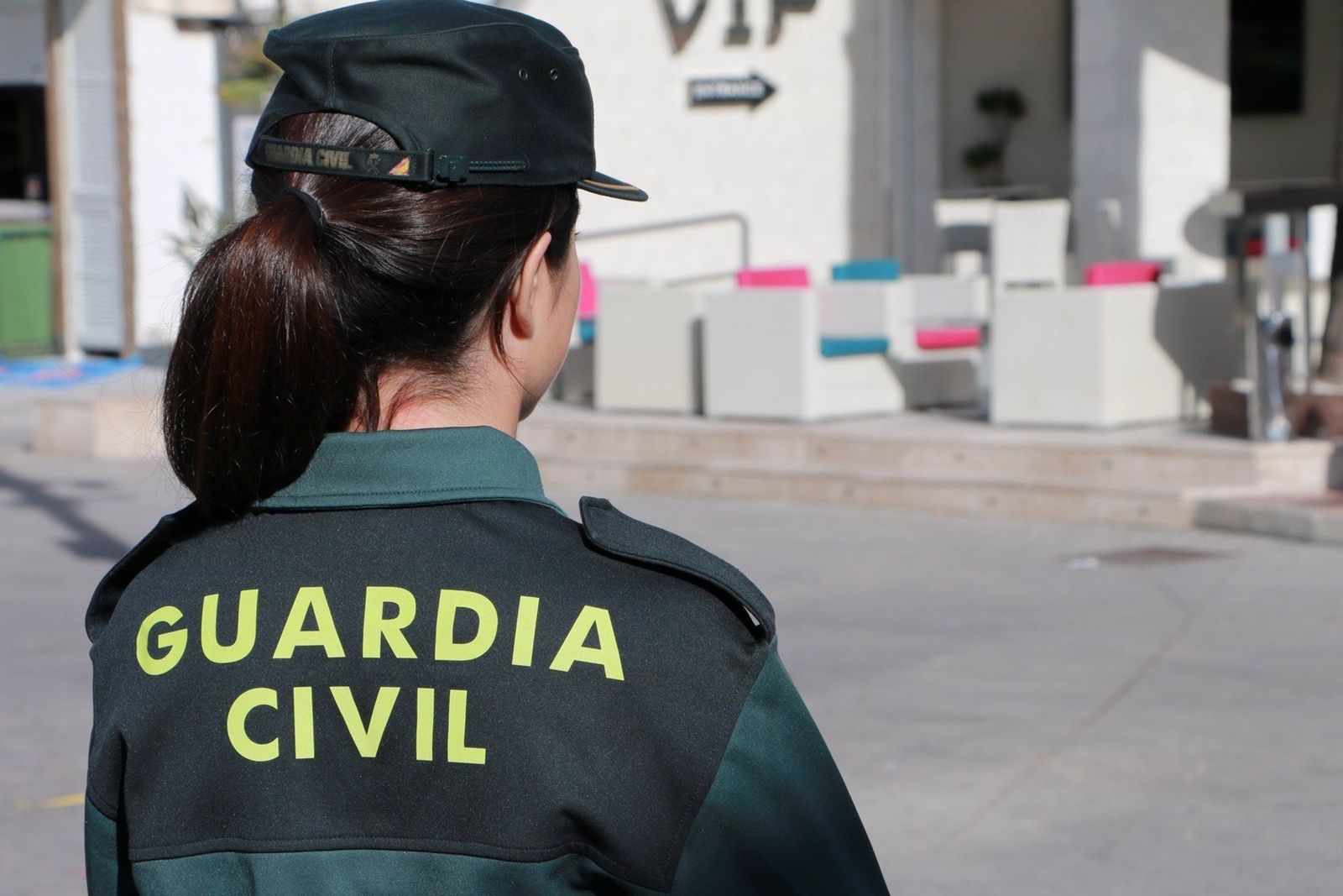 Una agente de la Guardia Civil, de espaldas   GUARDIA CIVIL   Archivo