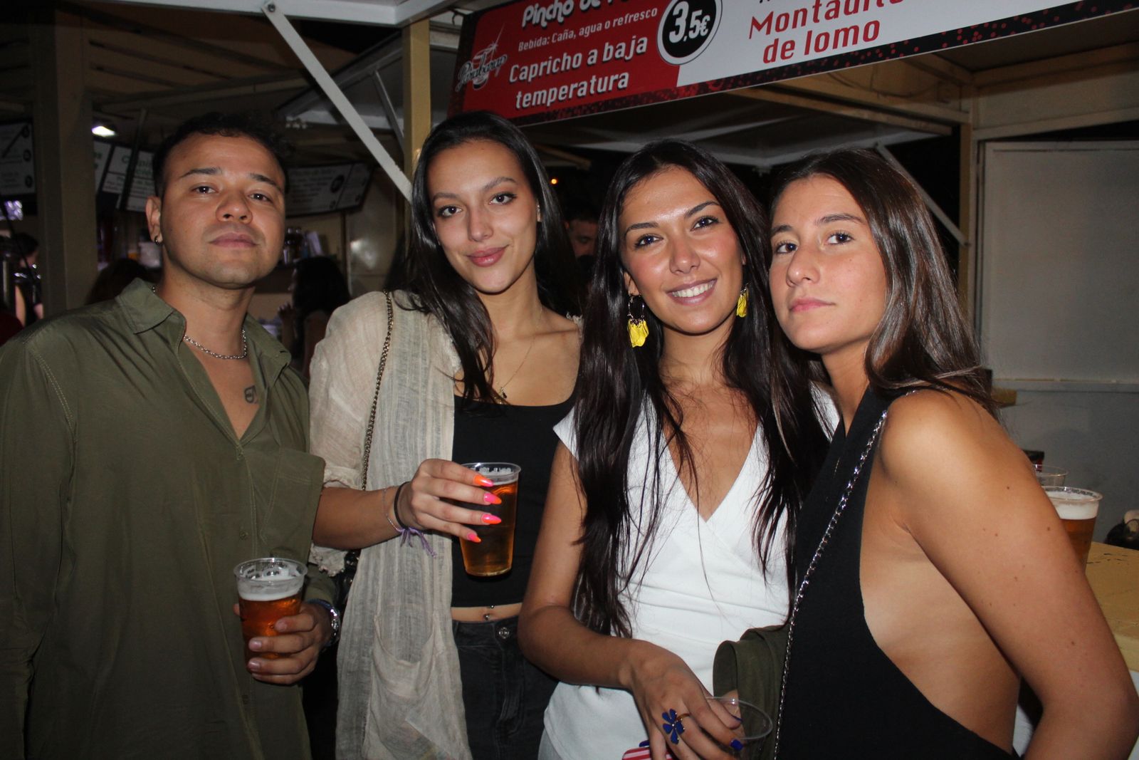 Ambiente en la Feria de Día en la tarde de este viernes