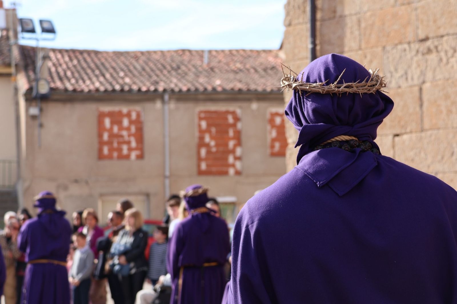 Revive las imágenes de la procesión del Santo Entierro en Fuentesaúco