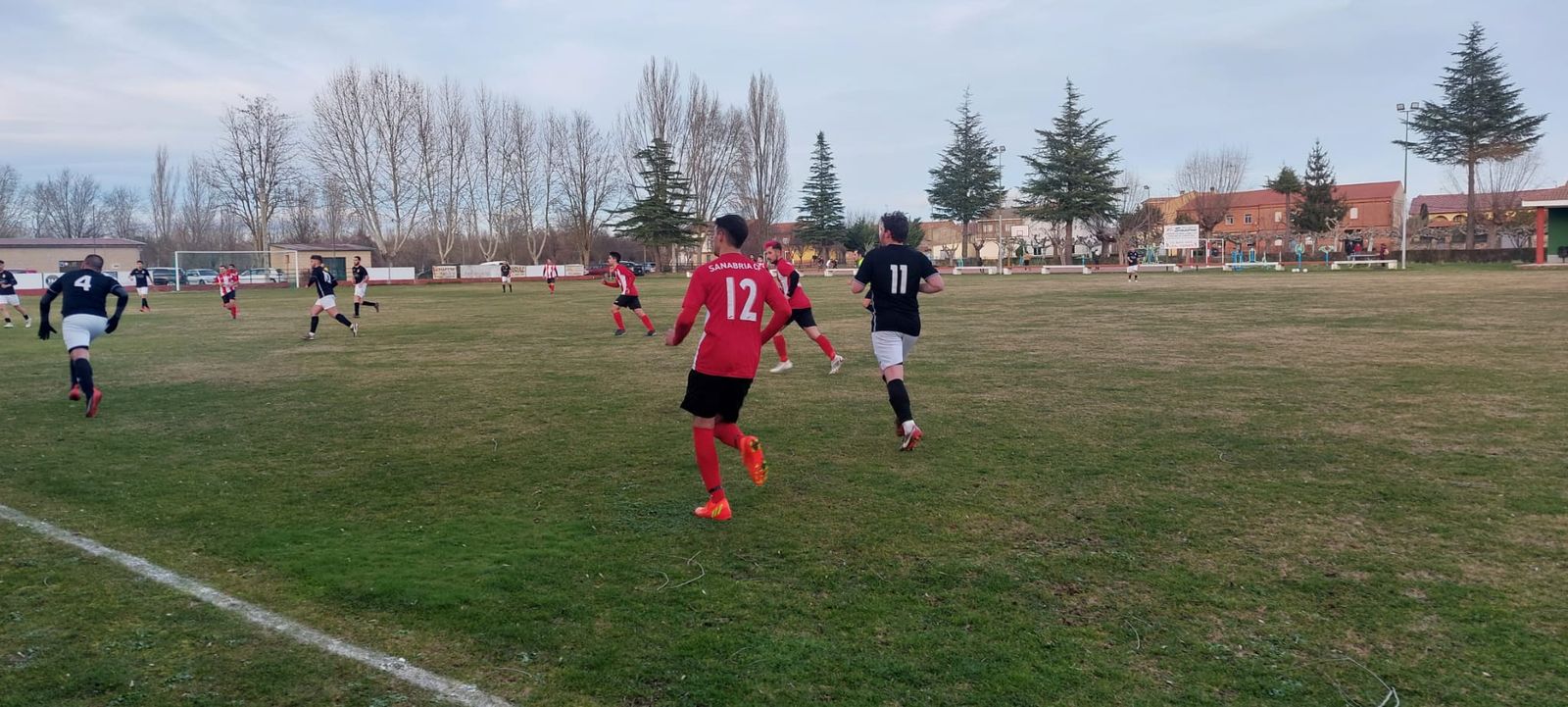 Un instante del encuentro entre el CD Camarzana y Los Valles y el Sanabria CF de la pasada temporada Un instante del encuentro entre el CD Camarzana y Los Valles y el Sanabria CF de la pasada temporada