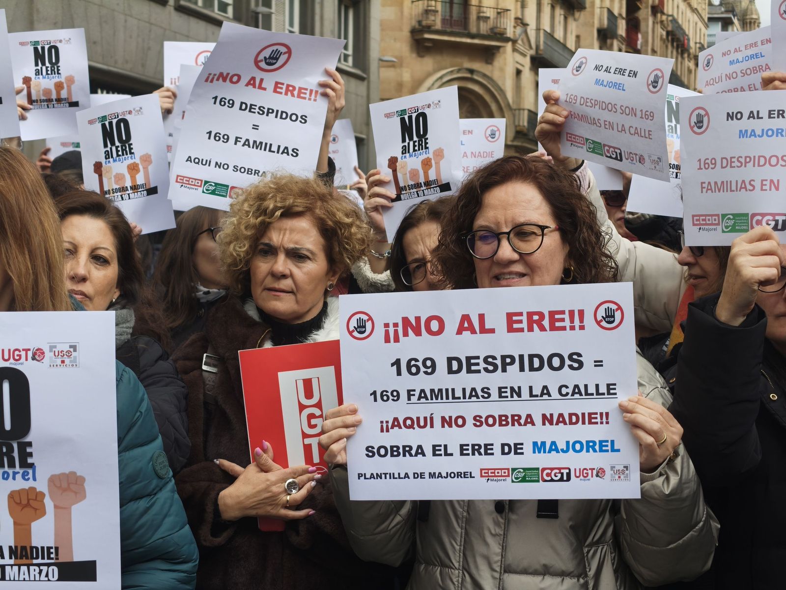 Posibles trabajadores afectados por el ERE de Majorel se manifiestan en Salamanca