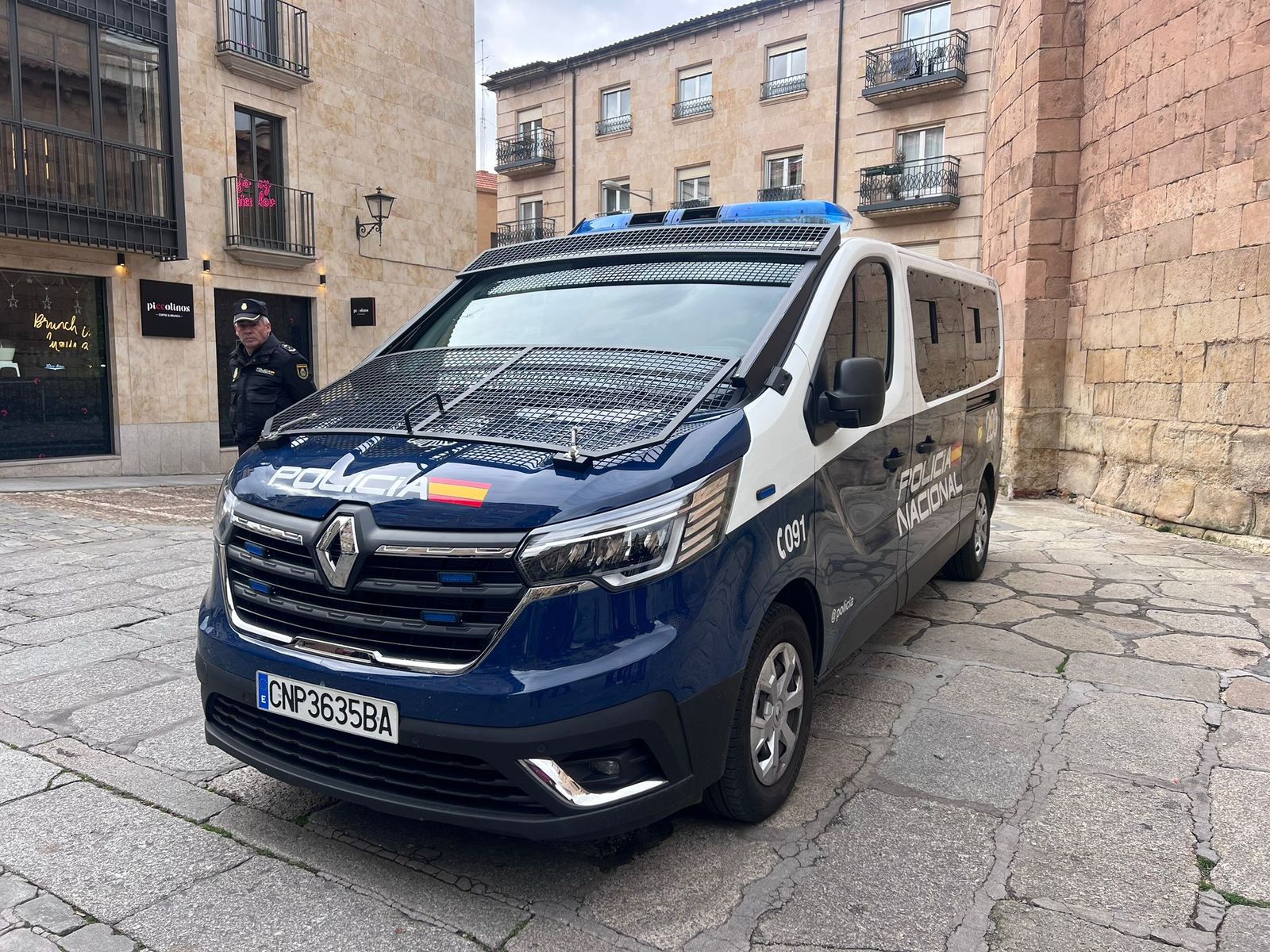 Furgón de la Policía Nacional