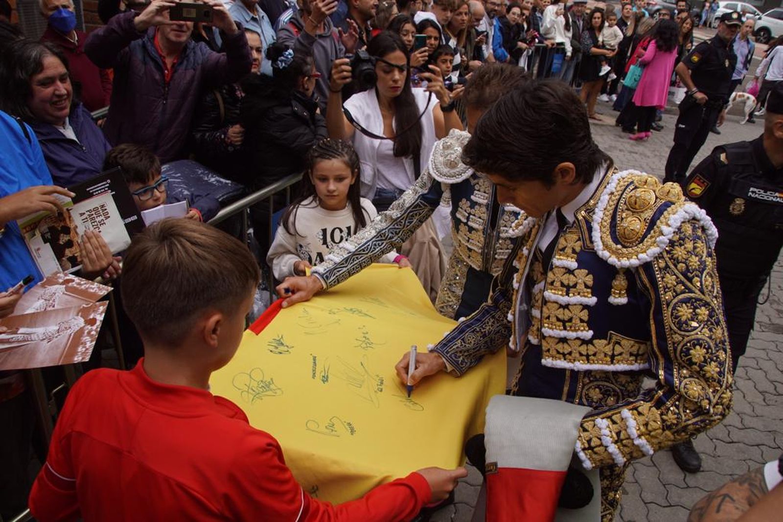 ambiente-en-el-patio-de-cuadrillas-de-la-glorieta-sabado-16-de-septiembre-26