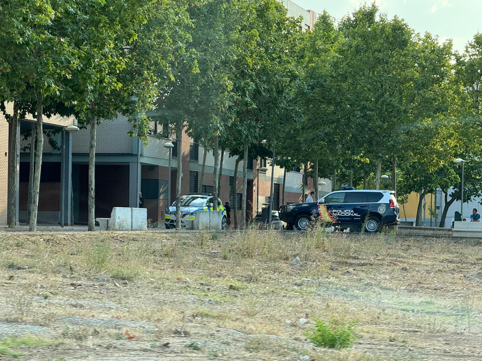 bomberos-policia-local-y-nacional-intervienen-en-el-zurguen-6