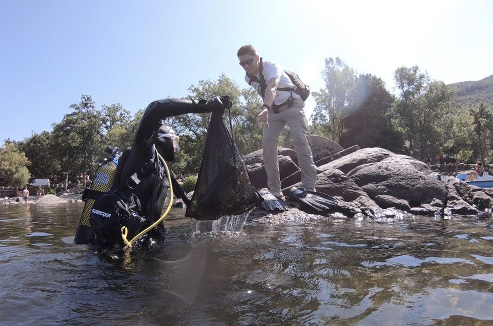 Limpieza lago sanabria basura