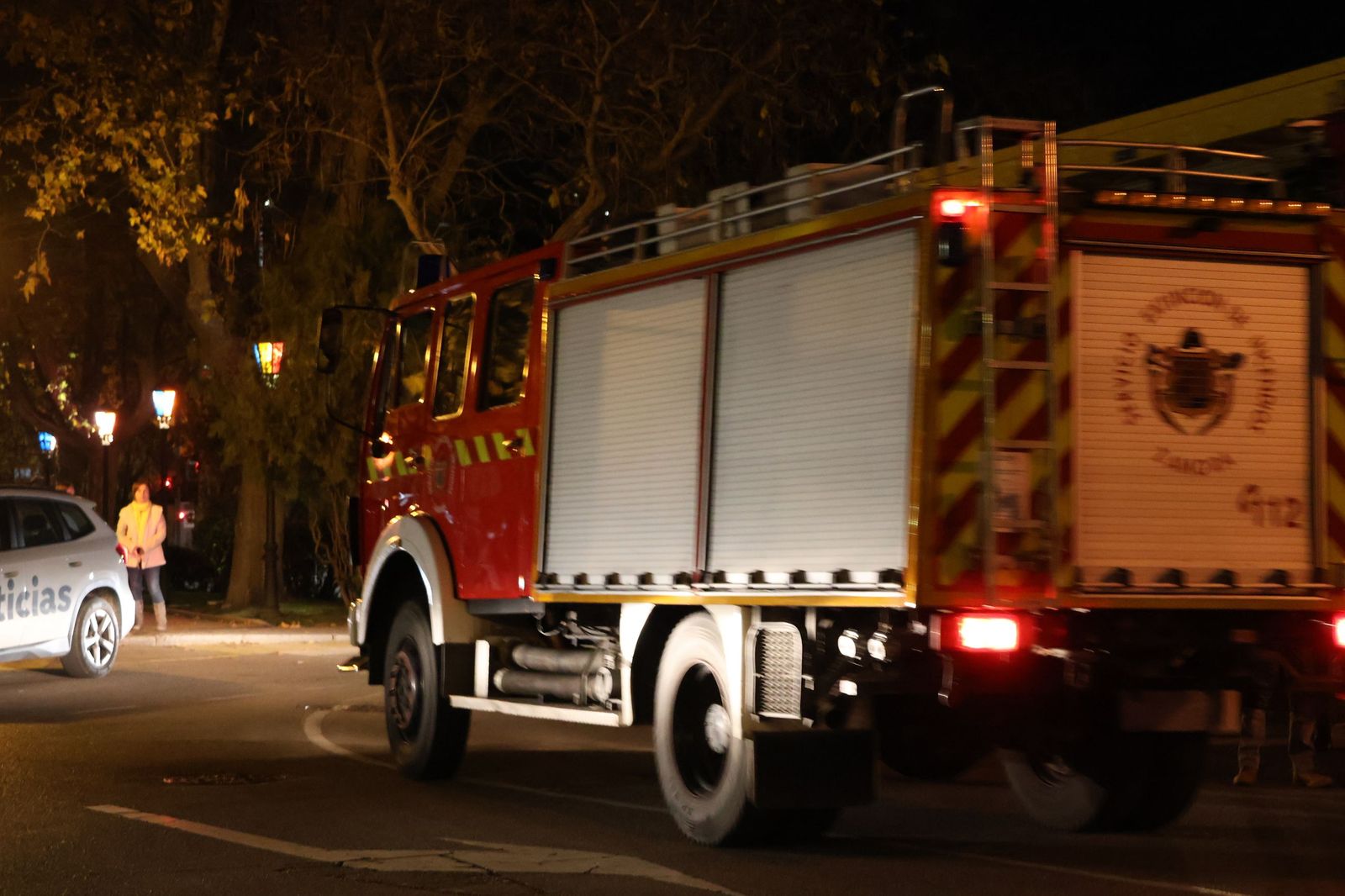 Rescate del ciervo en el Parking de San Martín (10).JPG