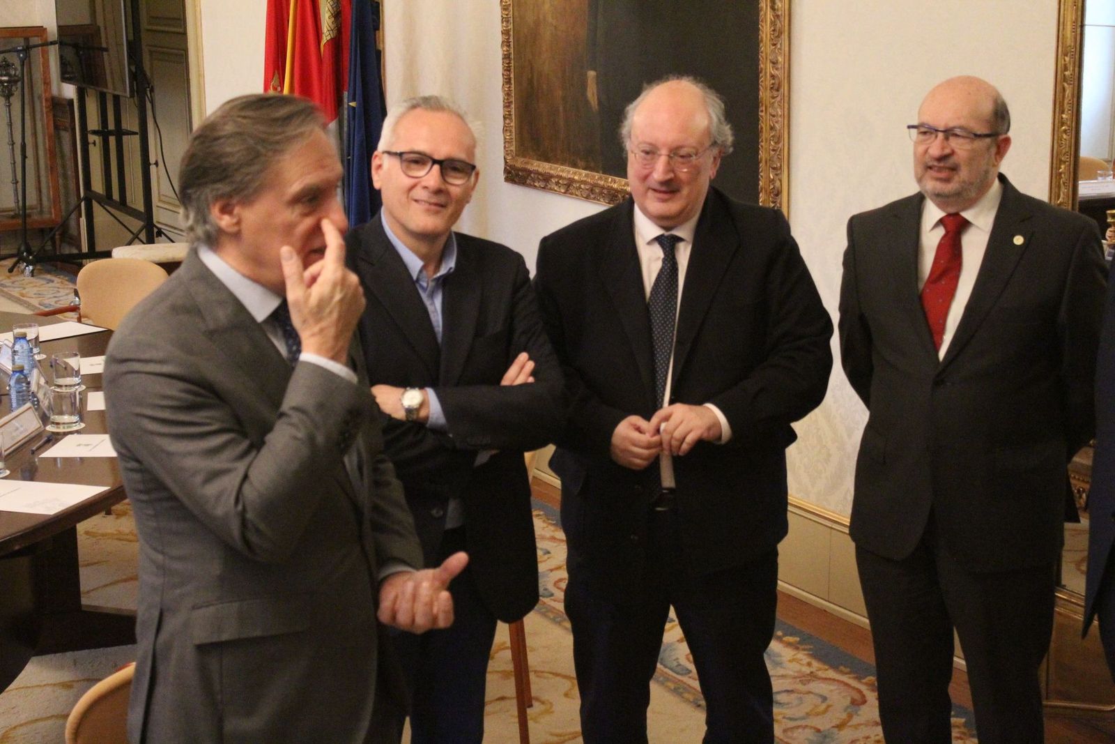 inicio de la reunión para la defensa de las conexiones ferroviarias.