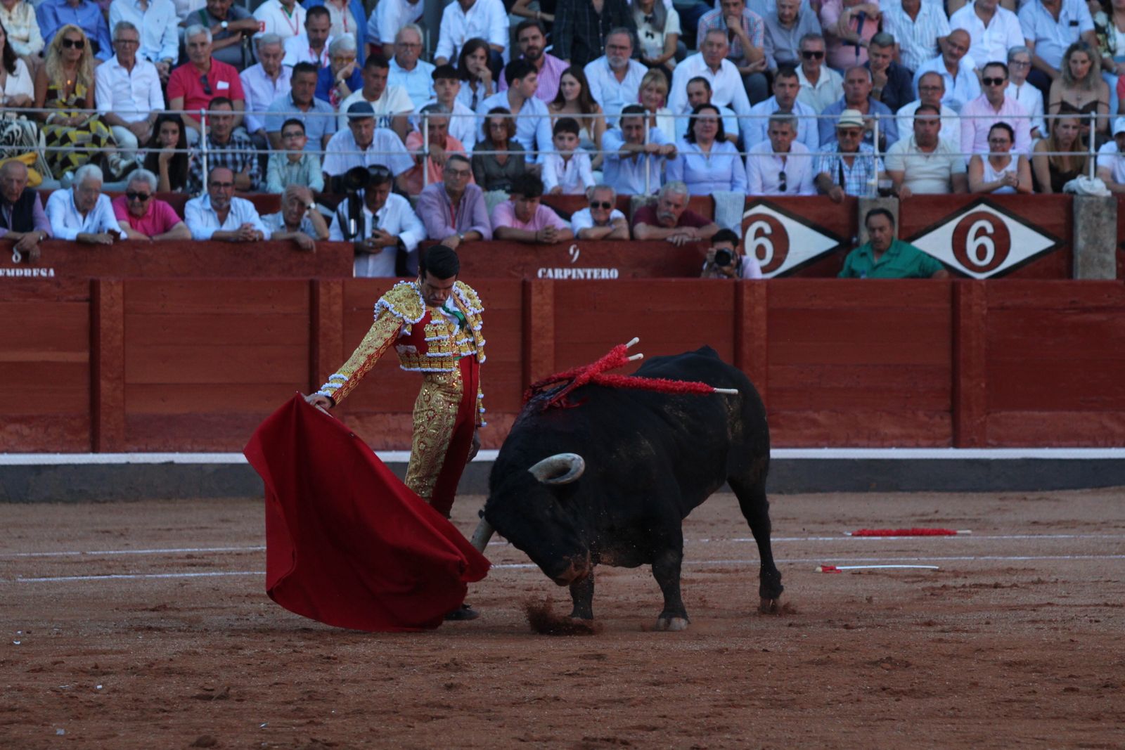 Emilio de Justo, Juan Ortega y Roca Rey inauguran el cartel de figuras en la feria de Salamanca: la corrida de Garcigrande en imágenes