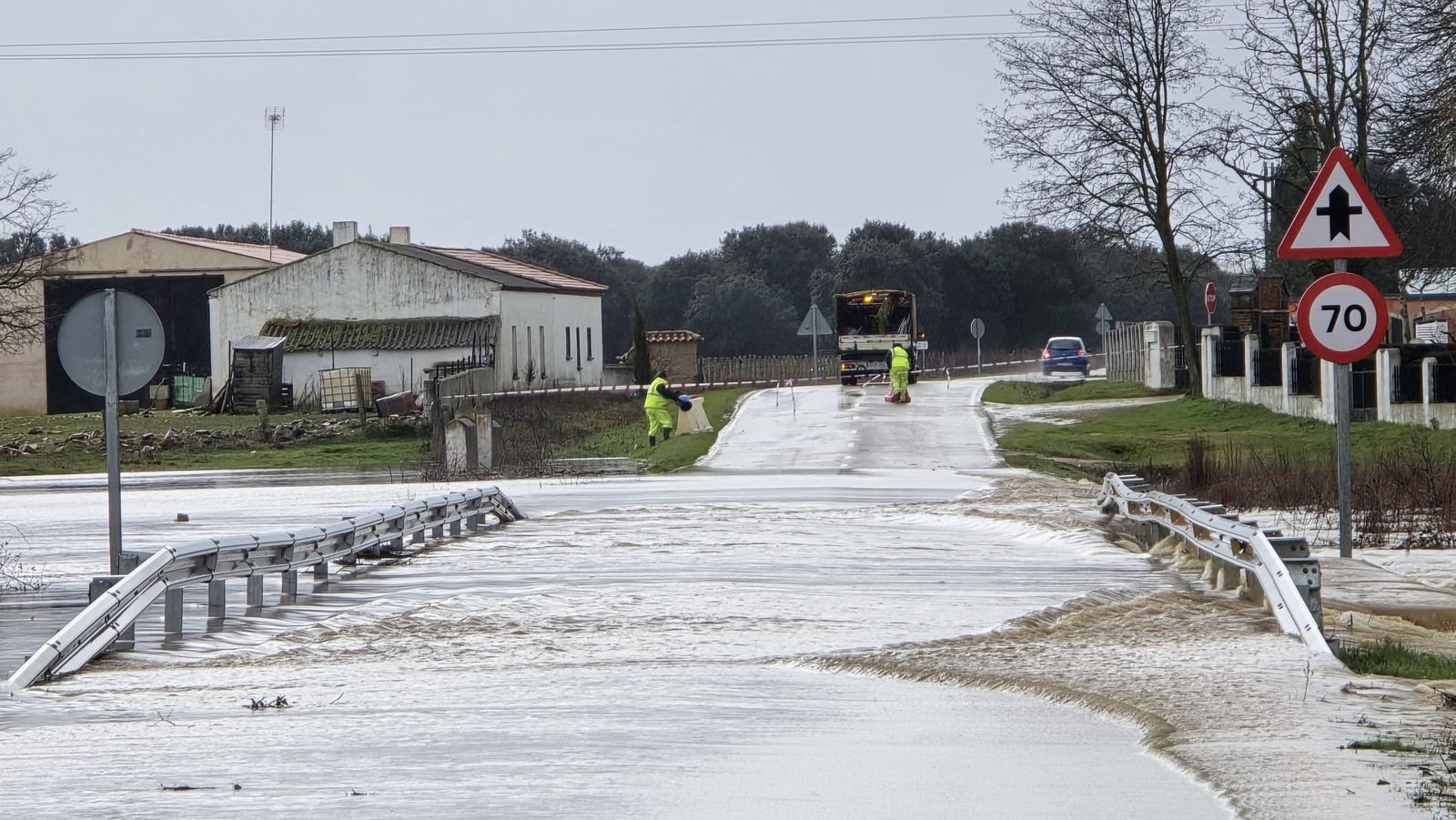 DSA 310, Carretera de Matilla inundada (2).jpeg