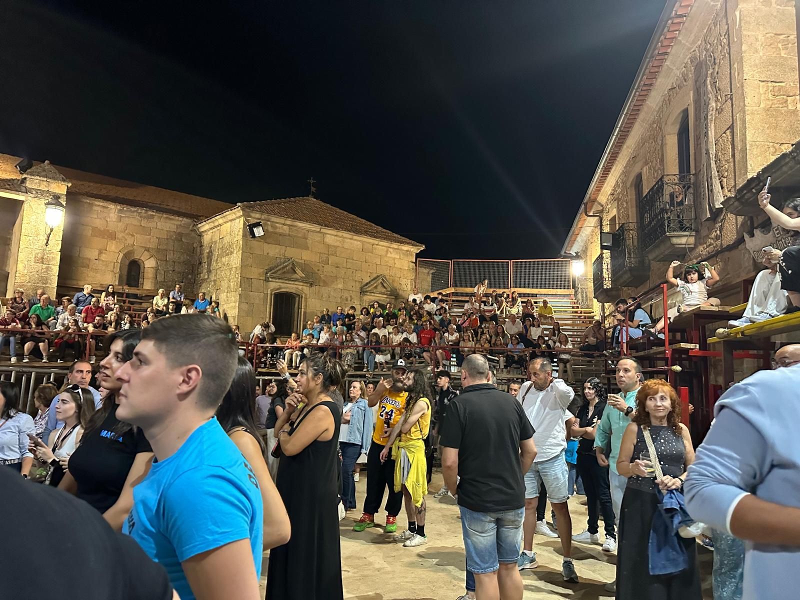 Coronación reina y damas y en Aldeadávila de la Ribera 2025