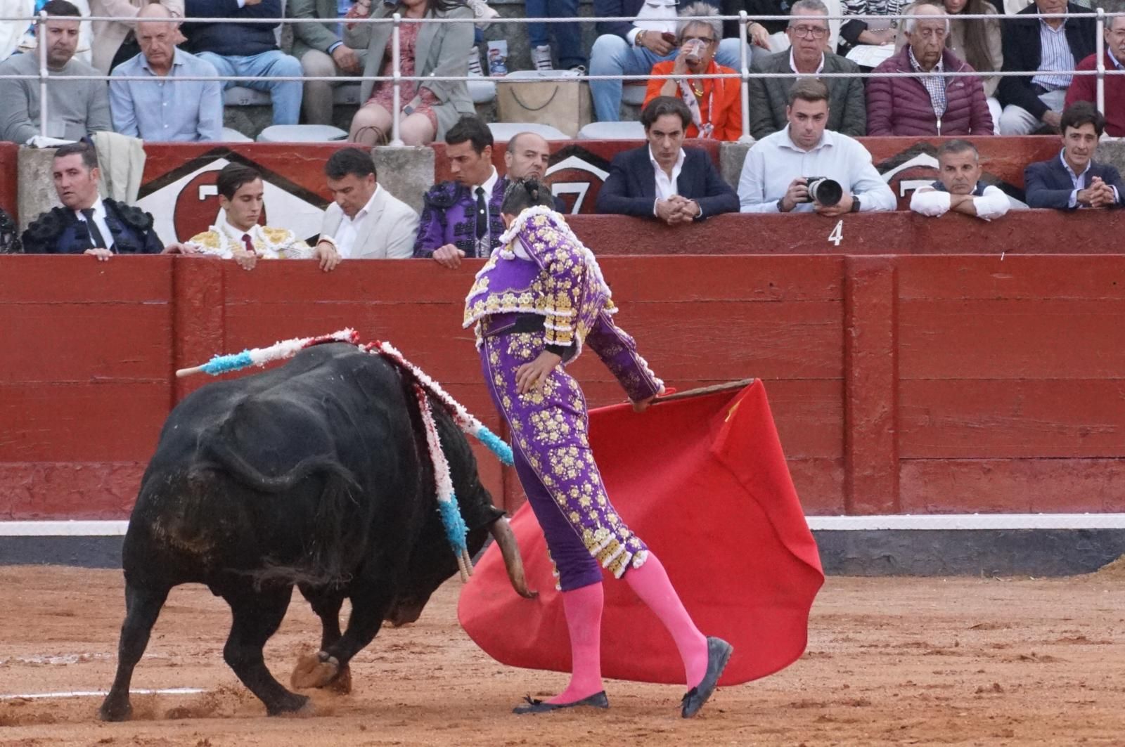 corrida-concurso-momentos-mas-destacados-del-ultimo-festejo-de-abono-de-la-feria-taurina-virgen-de-la-vega-2024-fotos-carlos-h-g-y-juanes-13