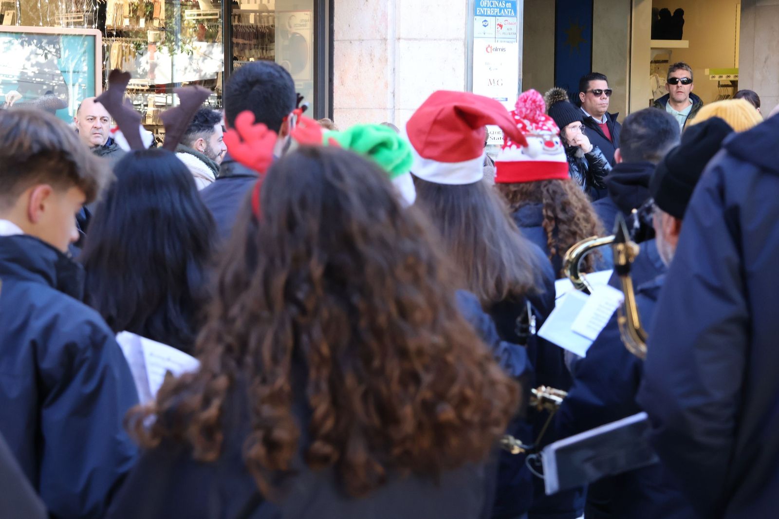 GALERÍA | Zamora vive un pasacalles repleto de espíritu navideño