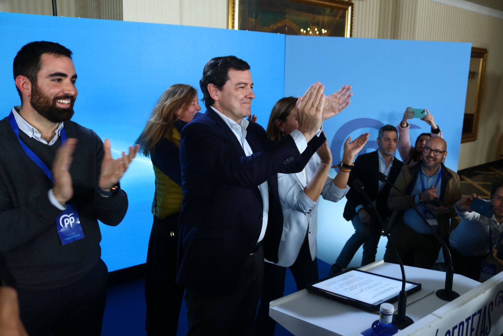 Mañueco celebra su triunfo en Salamanca en las Elecciones a las Cortes de Castilla y León 2026