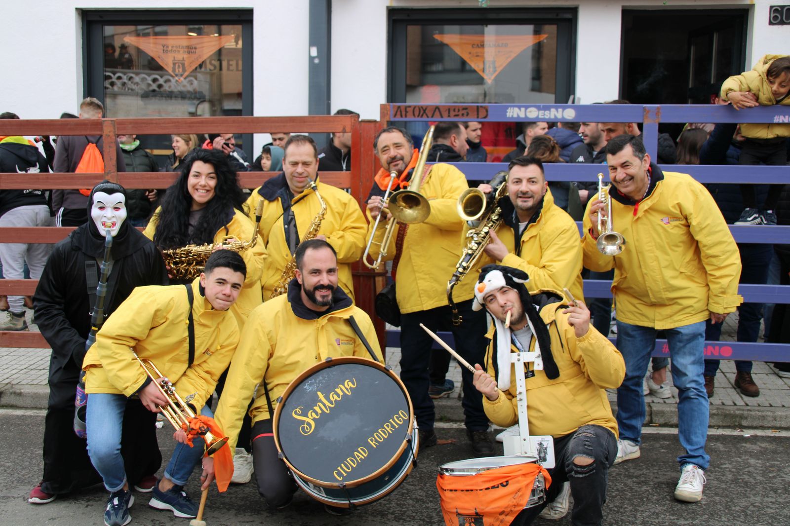 ambiente-durante-el-encierro-urbano-de-ciudad-rodrigo-sabado-10-de-febrero-fotos-s24h-7