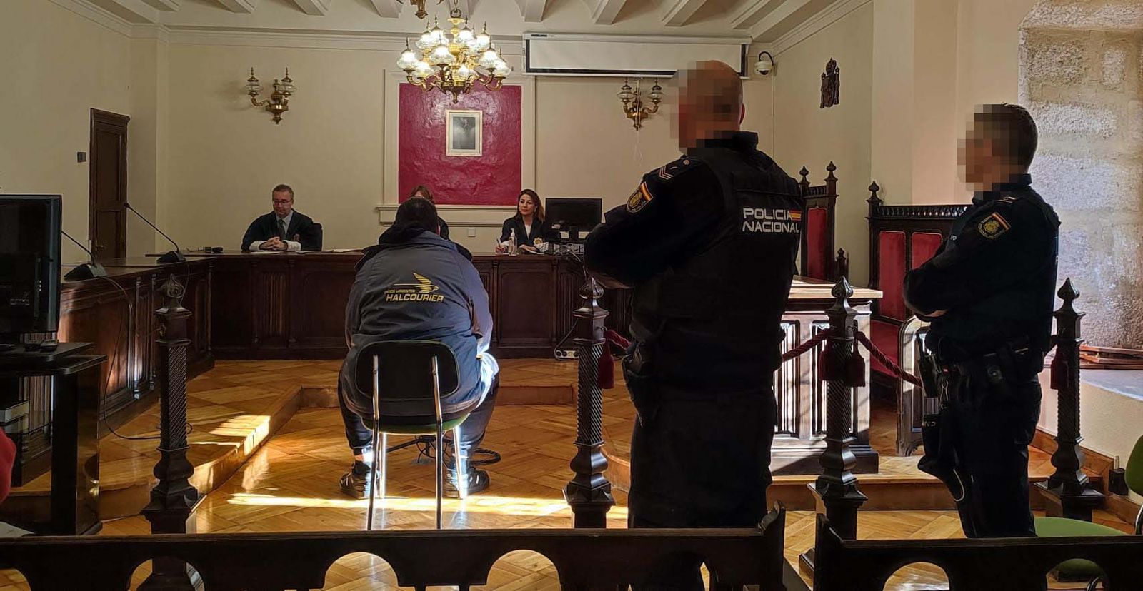 Juicio contra el acusado de tráfico de drogas tras tirar una bolsa con speed al río