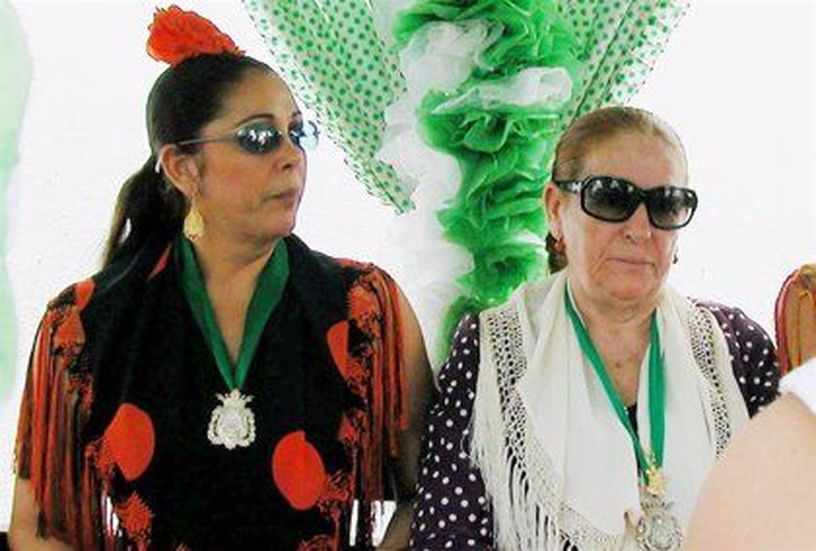 Isabel Pantoja, junto con su madre. EP Isabel Pantoja, junto con su madre. EP