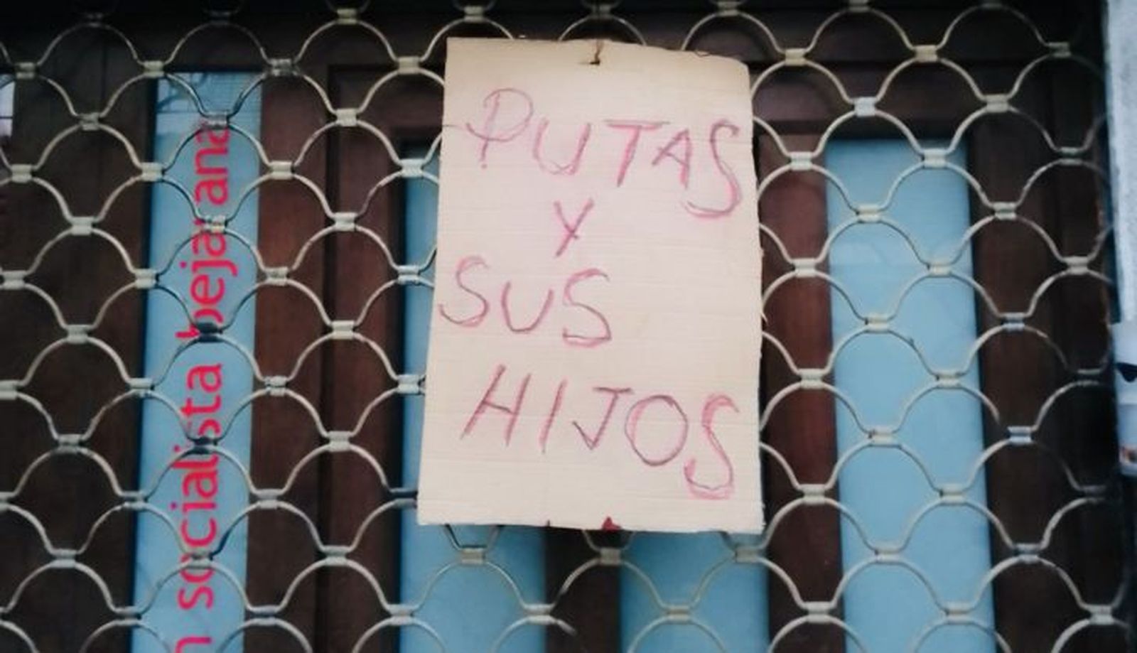 Sede del PSOE en Béjar vandalizada. Foto PSOE Salamanca Sede del PSOE en Béjar vandalizada. Foto PSOE Salamanca
